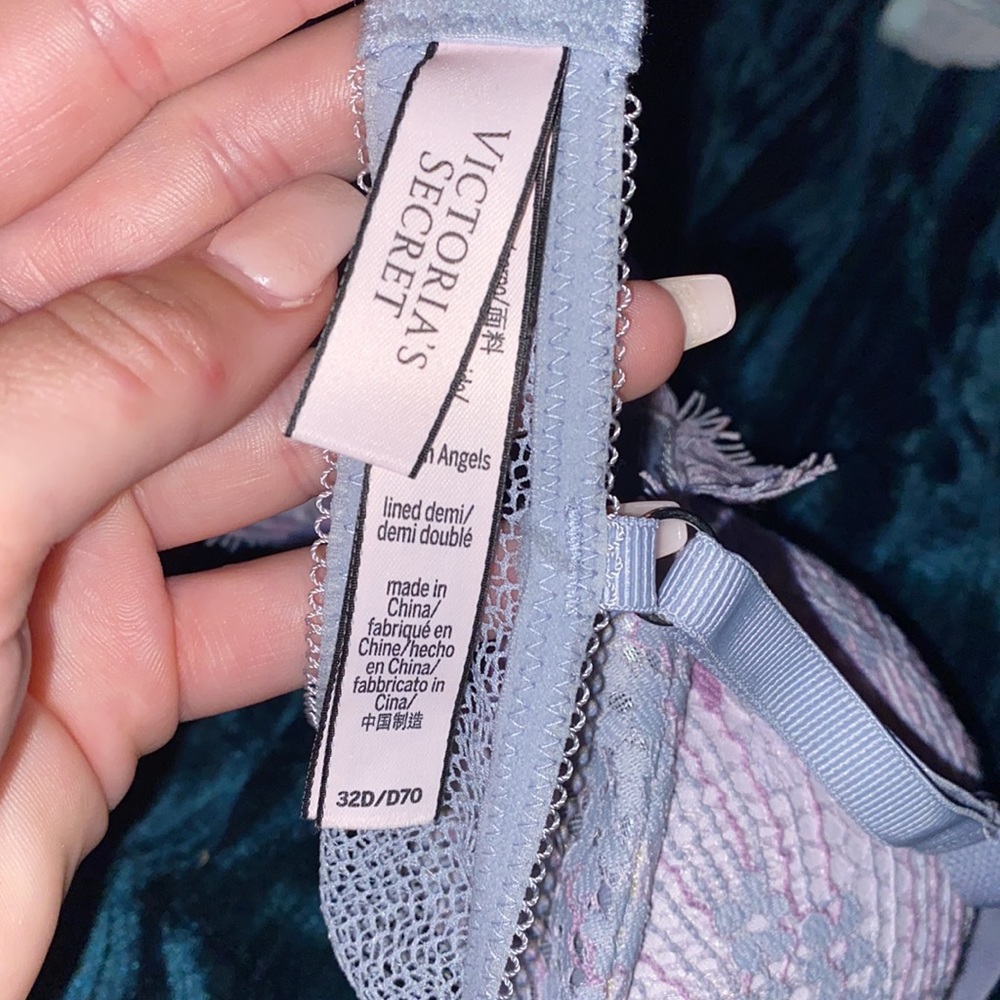 Victoria’s Secret Lace Lined Demi Bra Dream Angels - Picture 3 of 7